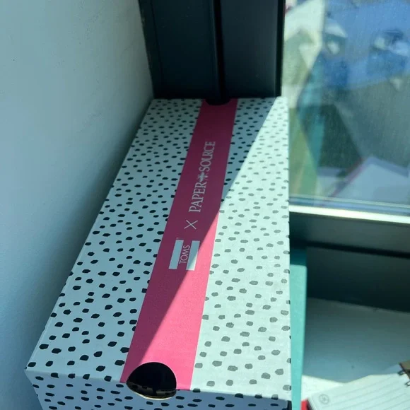 Toms flats (size 8) brand new, multi color - Picture 6 of 6